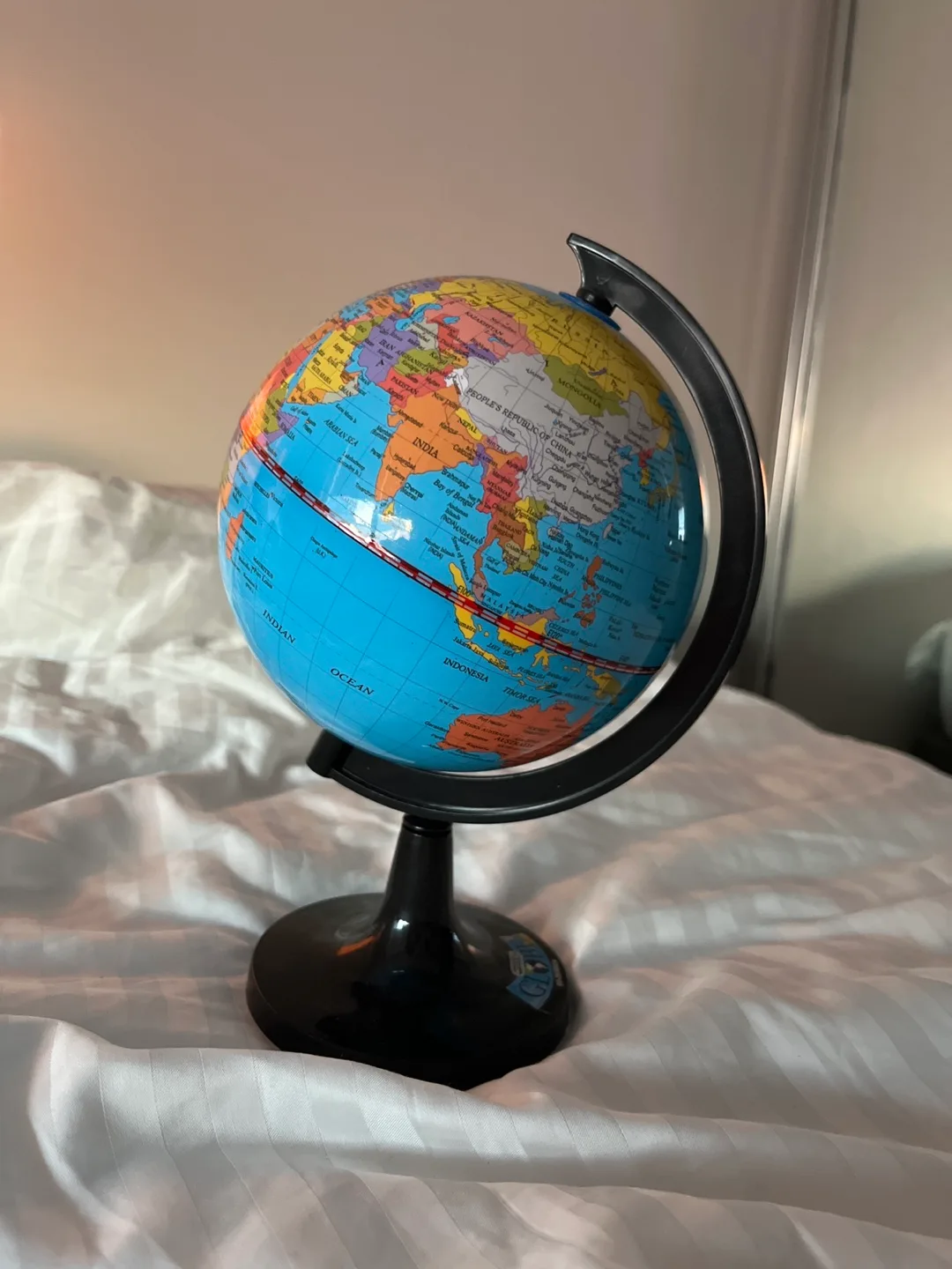 Miniature Desktop Globe thumbnail