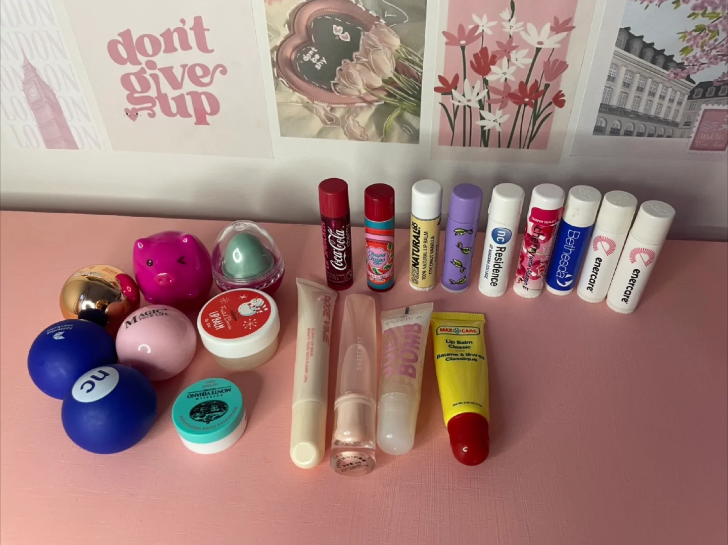 Lip Balm and Lip Gloss Bundle image indicator(2)