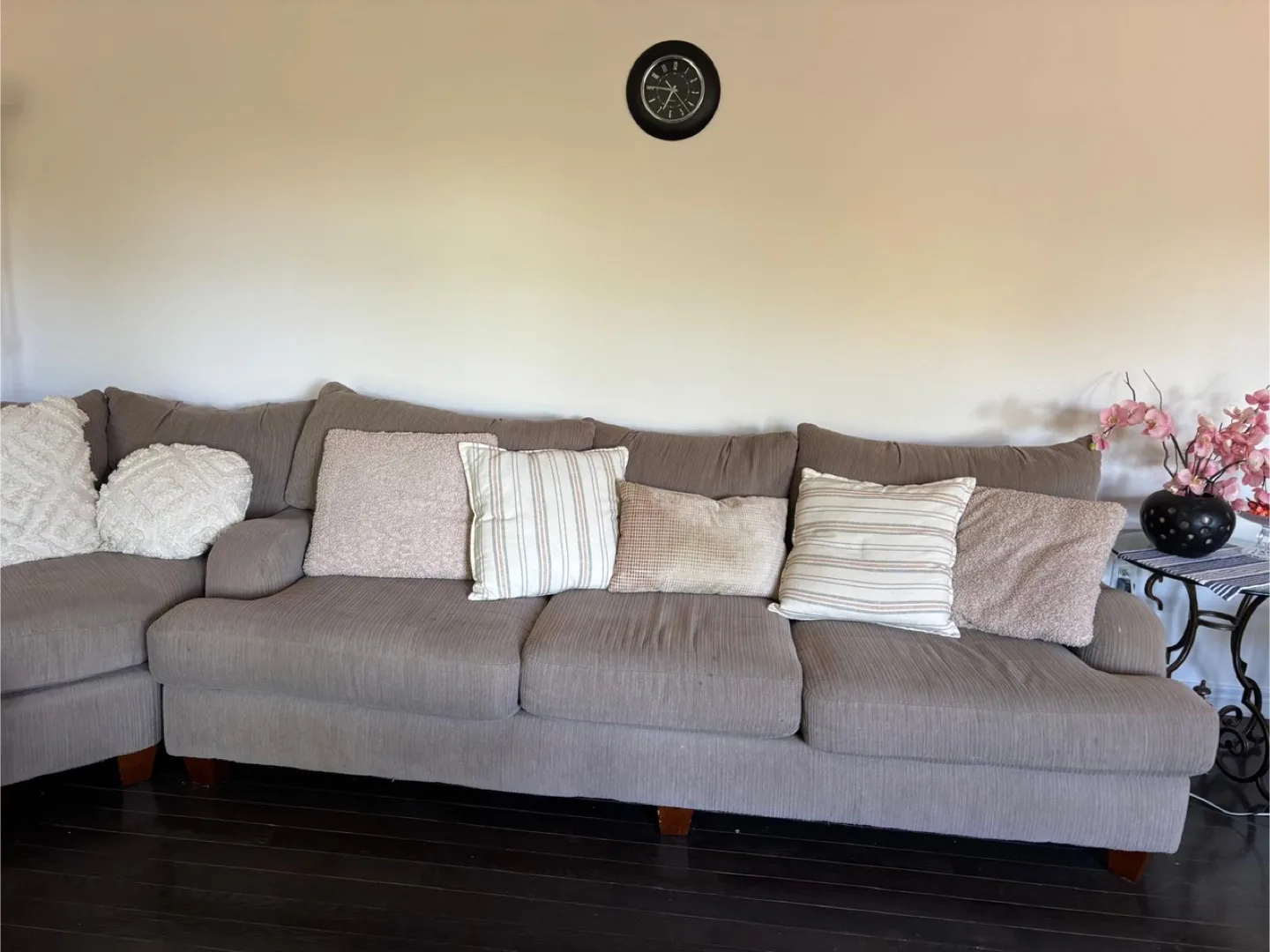 Large Beige Sectional Sofa image indicator(2)