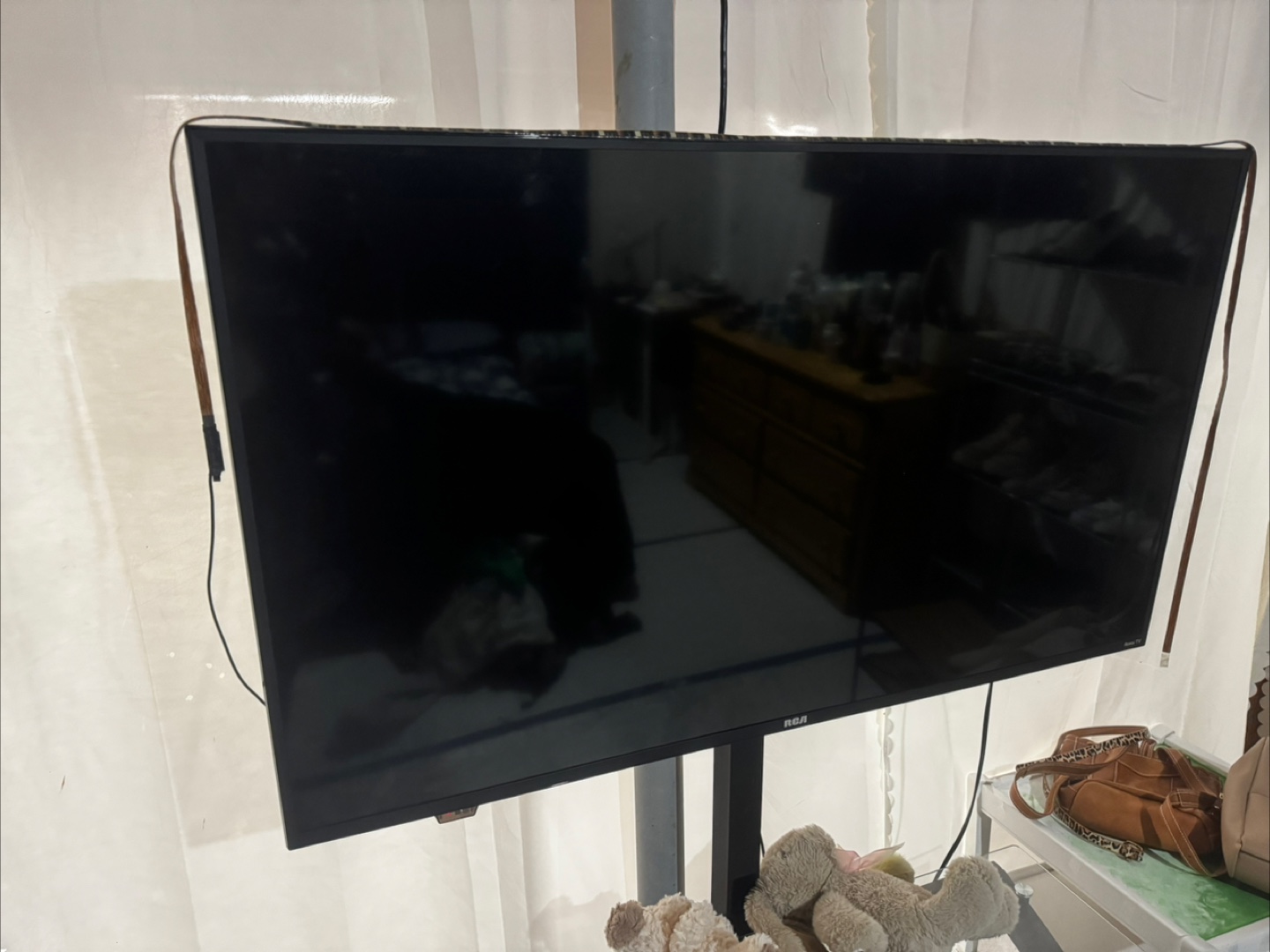 Used 40 inch RCA Smart TV with Stand - photo 5