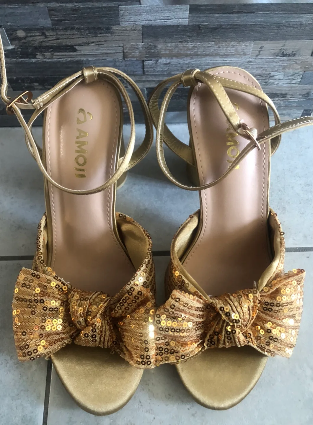🏒Gold Sequined Bow Heels (Size 37/ Women 6.5) image indicator(2)