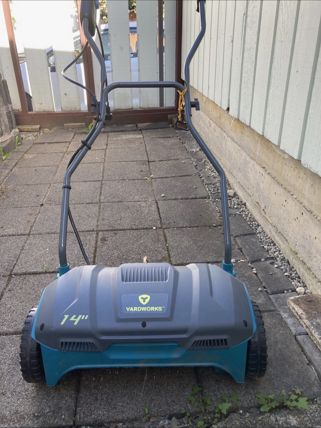 Yardworks GLR120CU 14-in 10A Corded Electric Dethatcher - photo 3