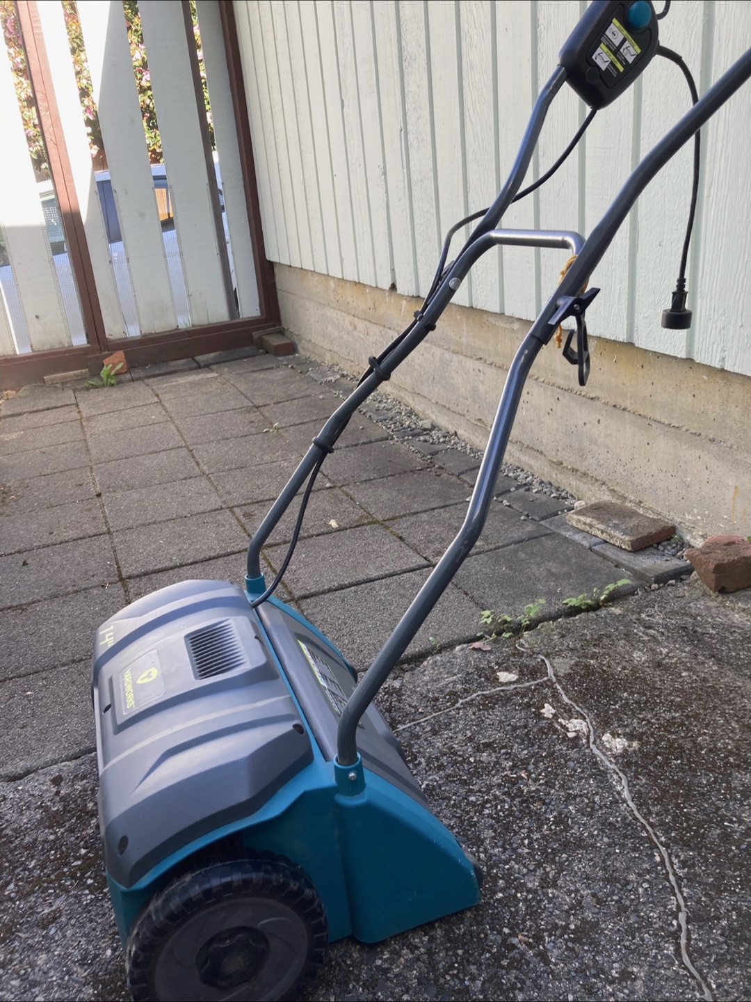 Yardworks GLR120CU 14-in 10A Corded Electric Dethatcher - photo 2