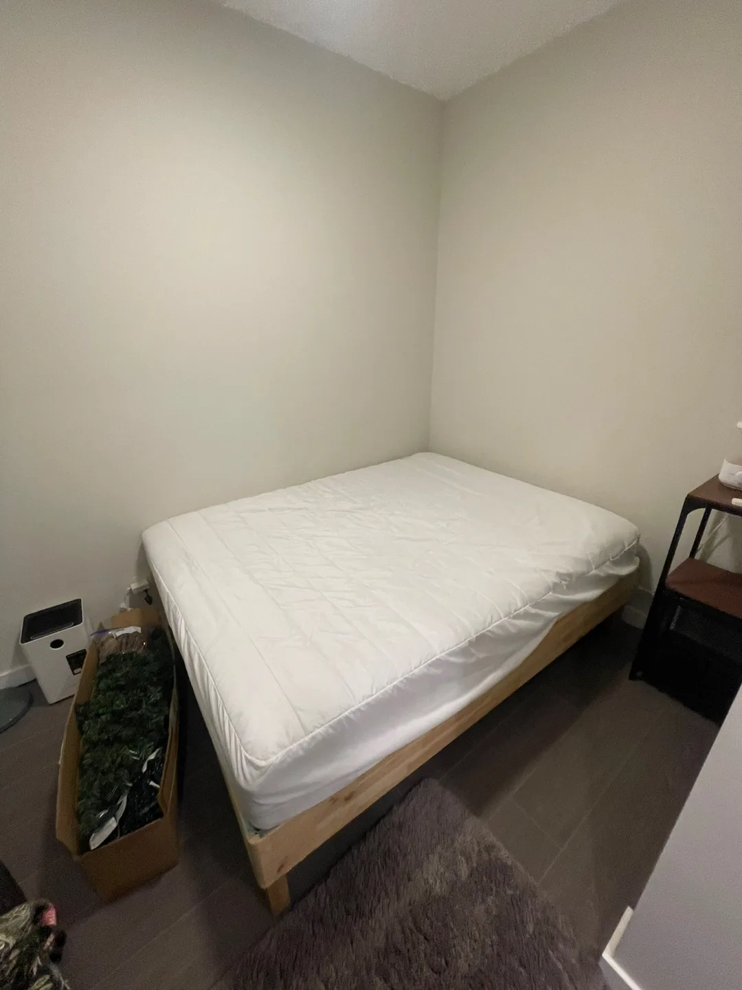 IKEA VALEVÄG Mattress & frame thumbnail