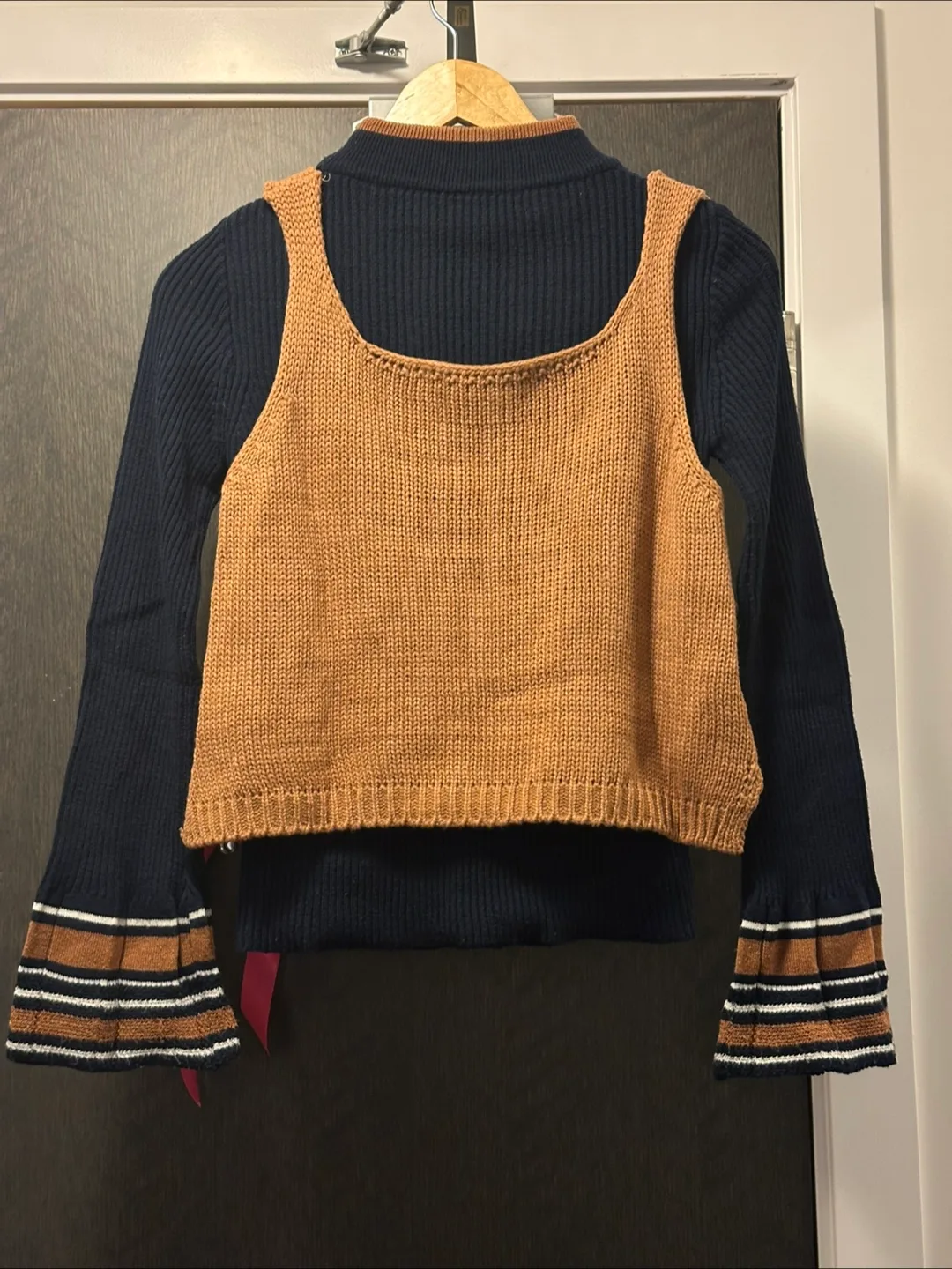 Brown and Navy Blue Knitted Sweater Set image indicator(2)