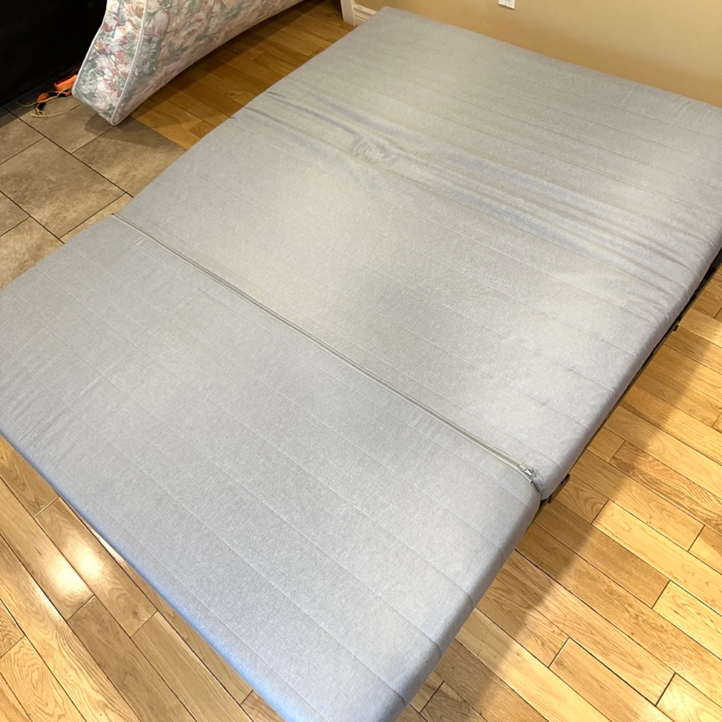 White IKEA LYCKSELE Futon Sofa Bed (CAN DELIVER) image indicator(8)