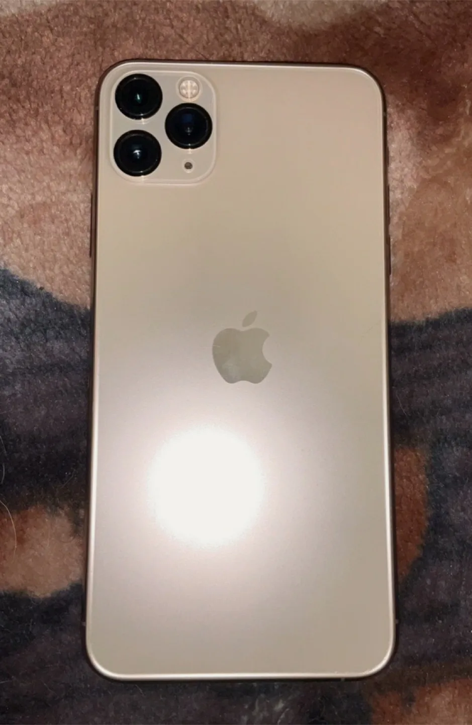 iPhone 11 Pro Max Gold - No Scratch image indicator(2)