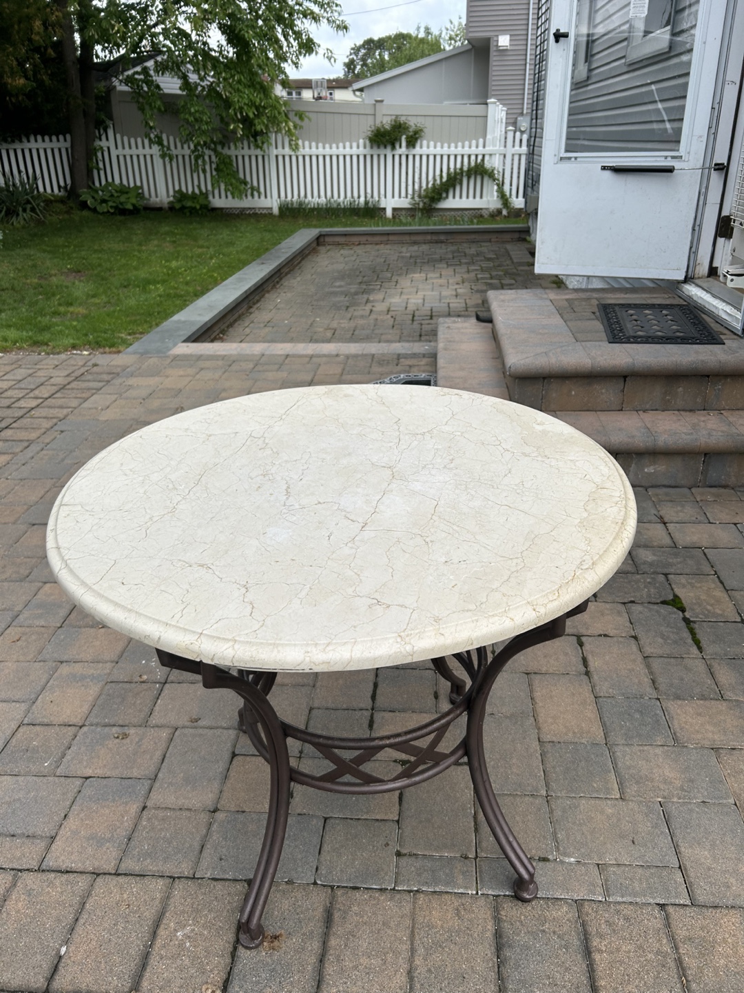 Round Marble Outdoor Table - photo 4