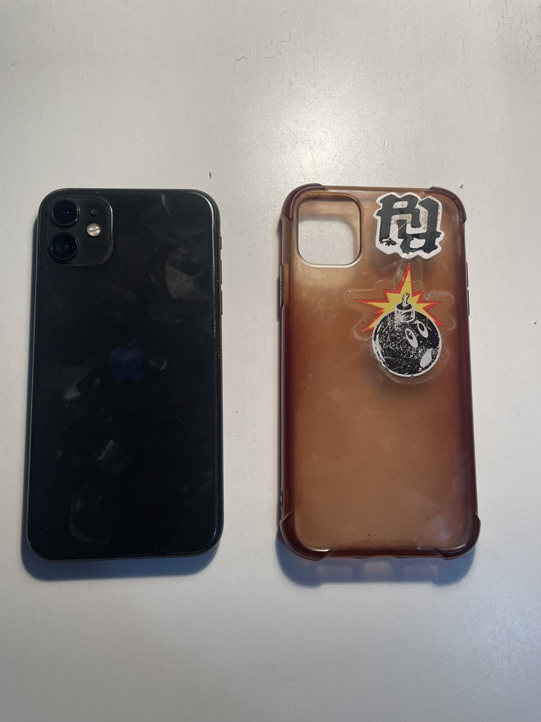 iPhone 11 - 64GB - Black - Used - photo 2