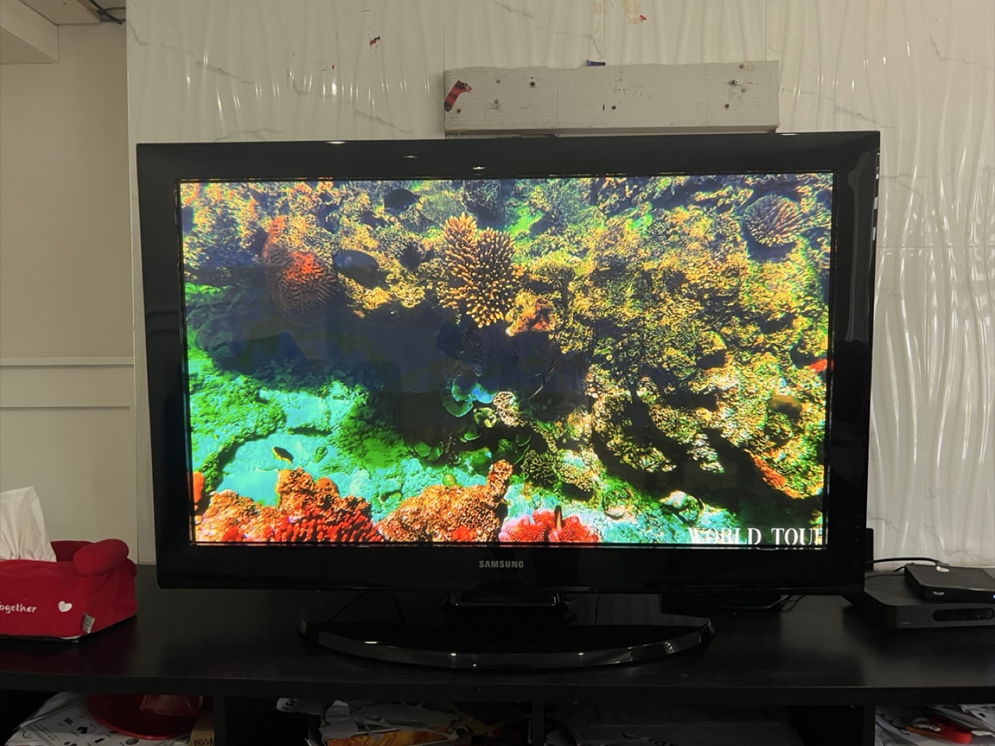 Samsung Plasma TV 48” Excellent Condition! - photo 2