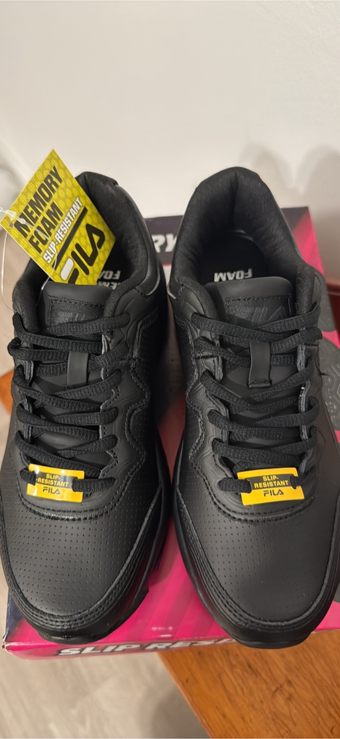 Women’s Memory Foam Slip resistant work shoe FILA