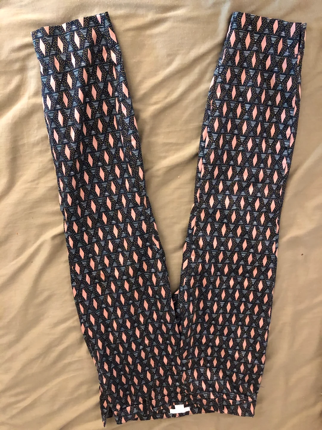 Women pants bundle image indicator(5)