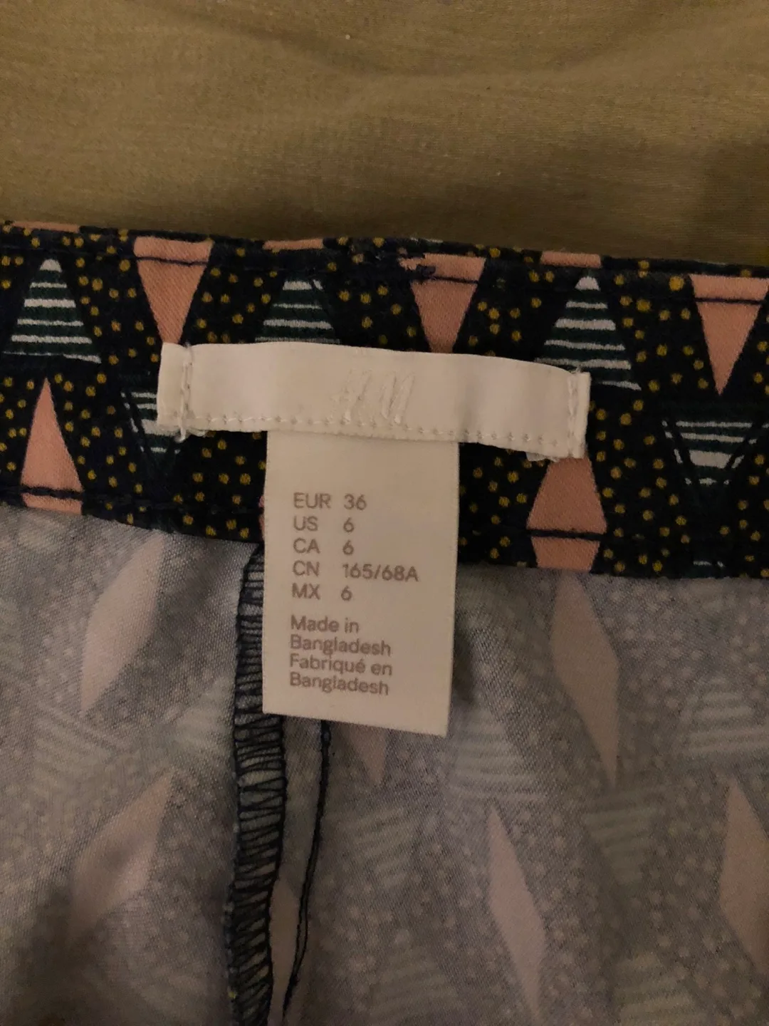 Women pants bundle image indicator(6)