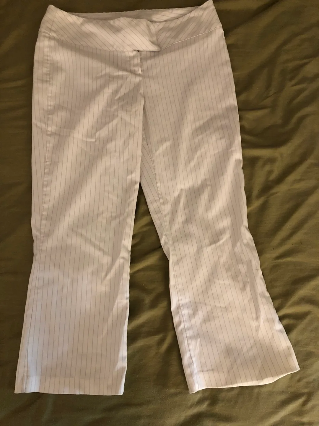 Women pants bundle image indicator(9)