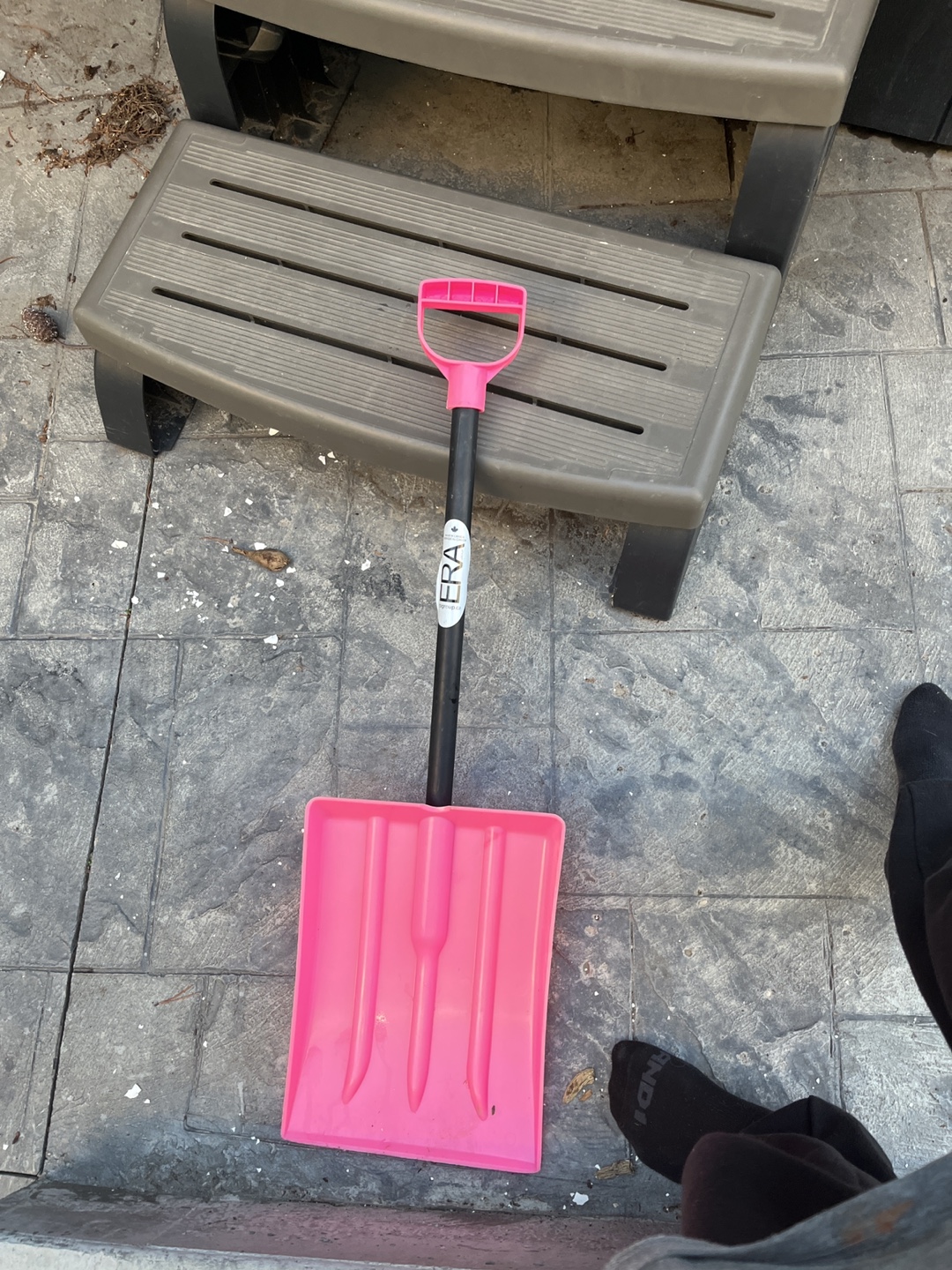 Pink Plastic Snow Shovel - photo 2
