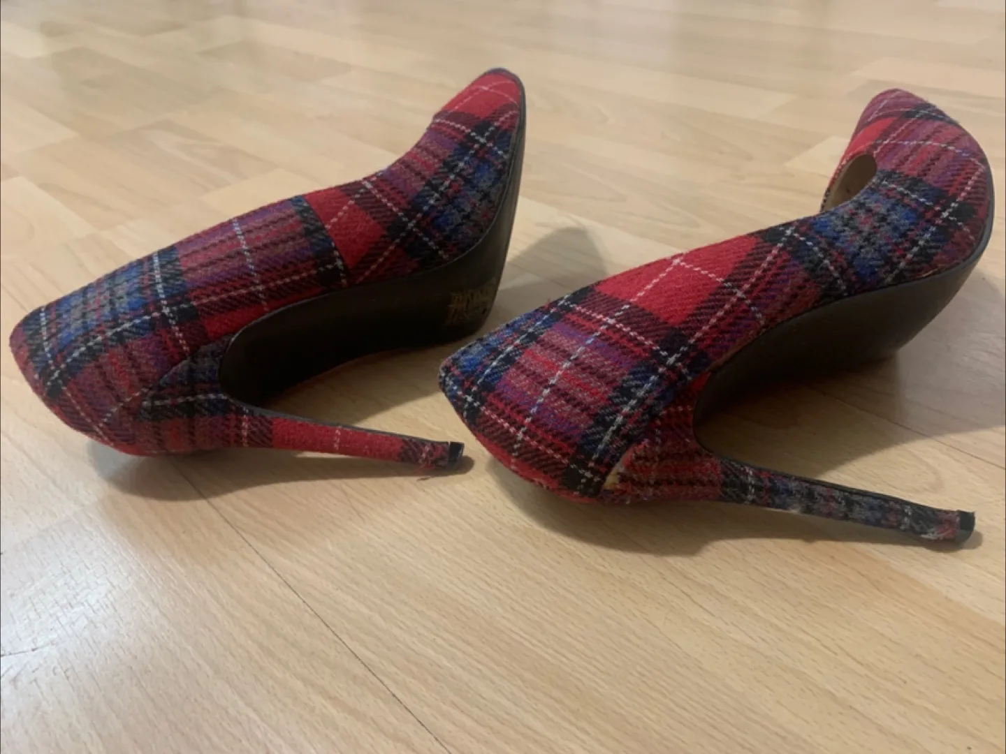 Red Plaid High Heels. Label Size 40 ,US- 8 . image indicator(3)