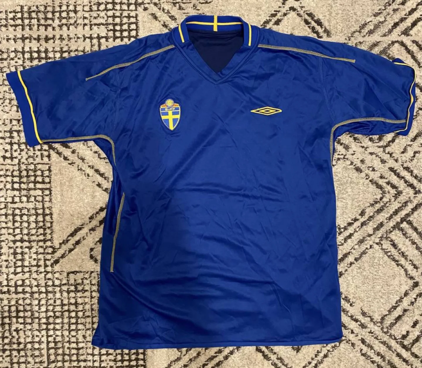 Sweden National Team 2003 Away Jersey Reversible image indicator(5)