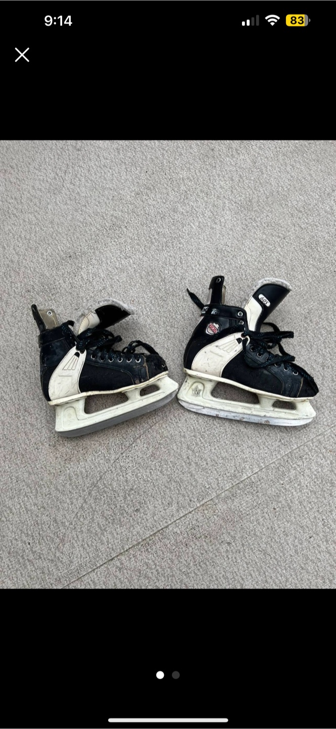 CCM 605 Hockey Skates, size 8