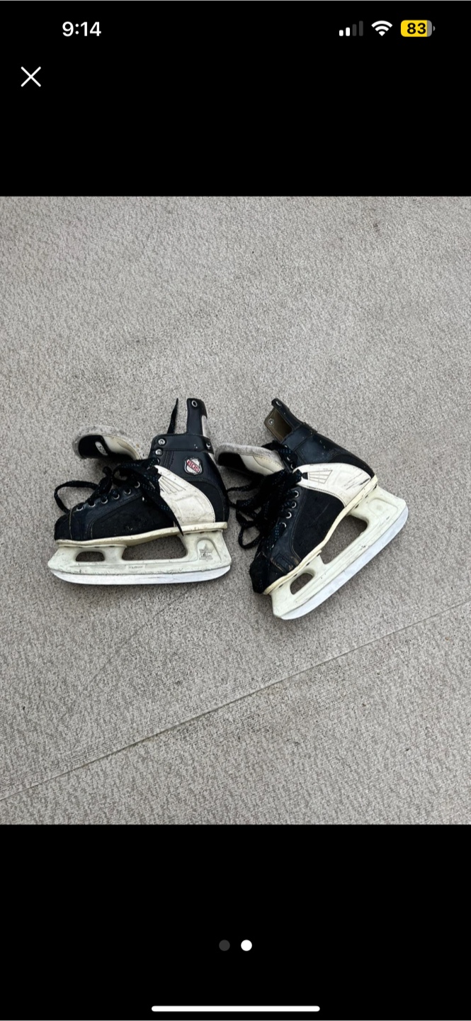 CCM 605 Hockey Skates, size 8 - photo 2