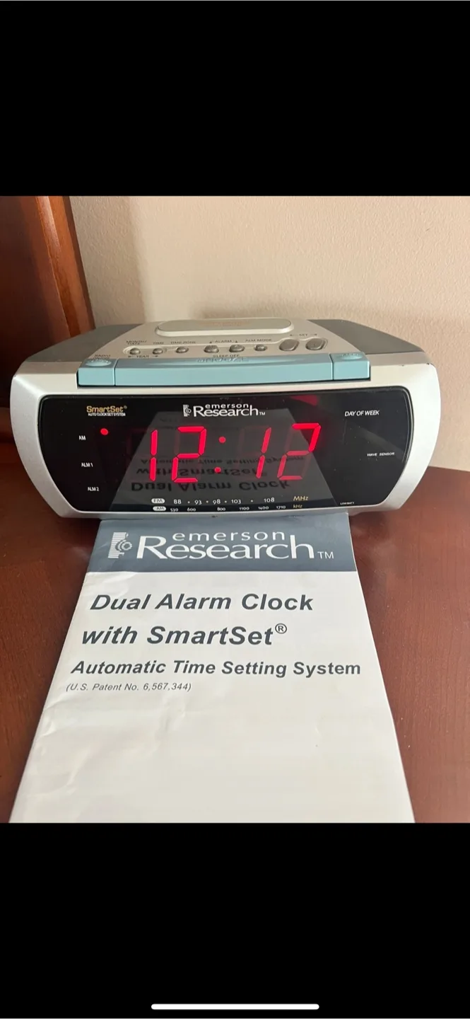 Emerson Research Dual Alarm Clock with SmartSet thumbnail