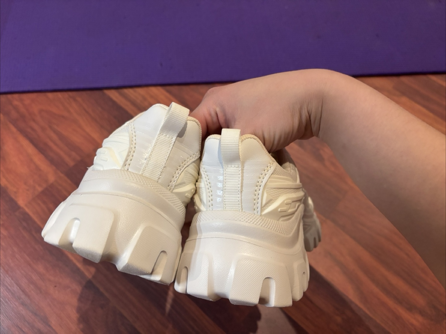 Dream Pairs Women's White Chunky Sneakers - Size 6 🏒 - photo 3