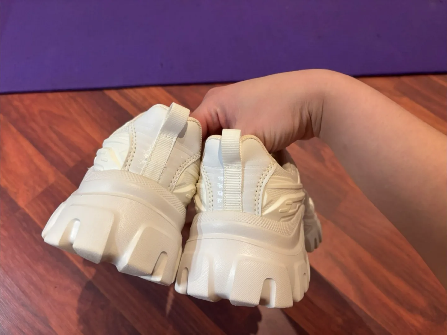 Dream Pairs Women's White Chunky Sneakers - Size 6 🏒 image indicator(3)