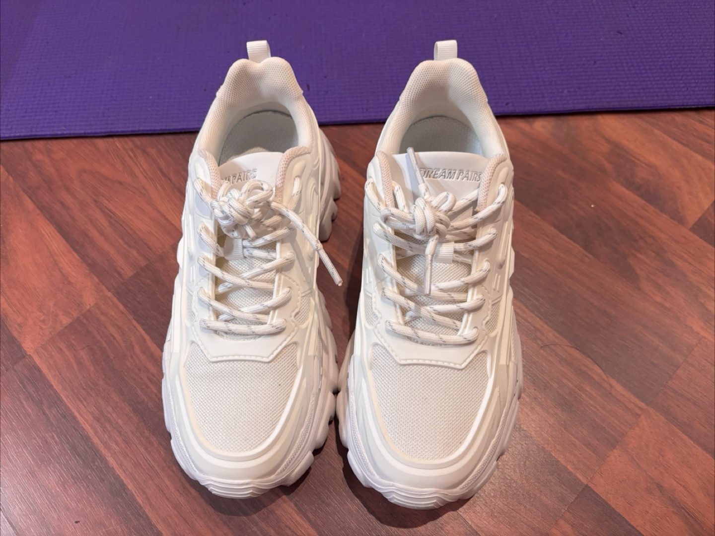 Dream Pairs Women's White Chunky Sneakers - Size 6 🏒