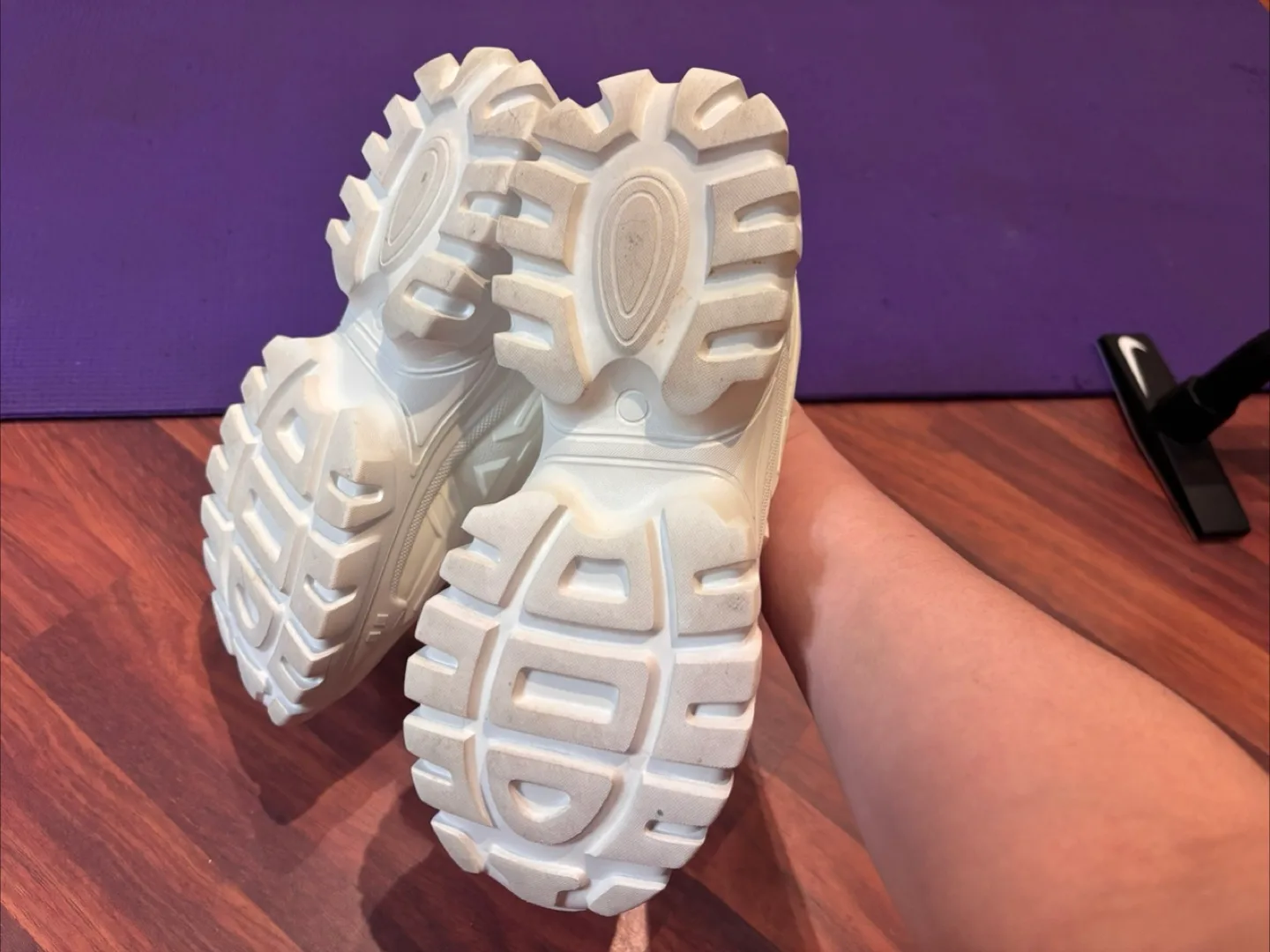 Dream Pairs Women's White Chunky Sneakers - Size 6 🏒 image indicator(6)