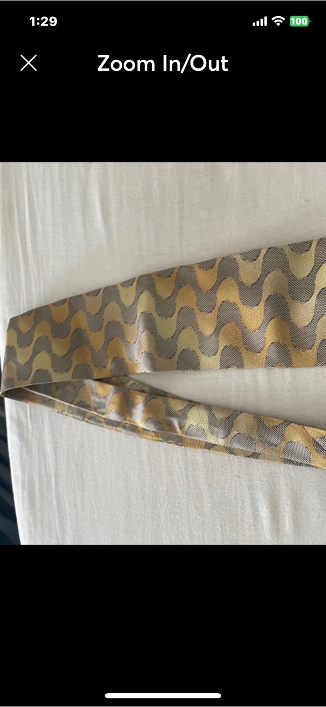 Men's Beige and Gold Wave Pattern Necktie