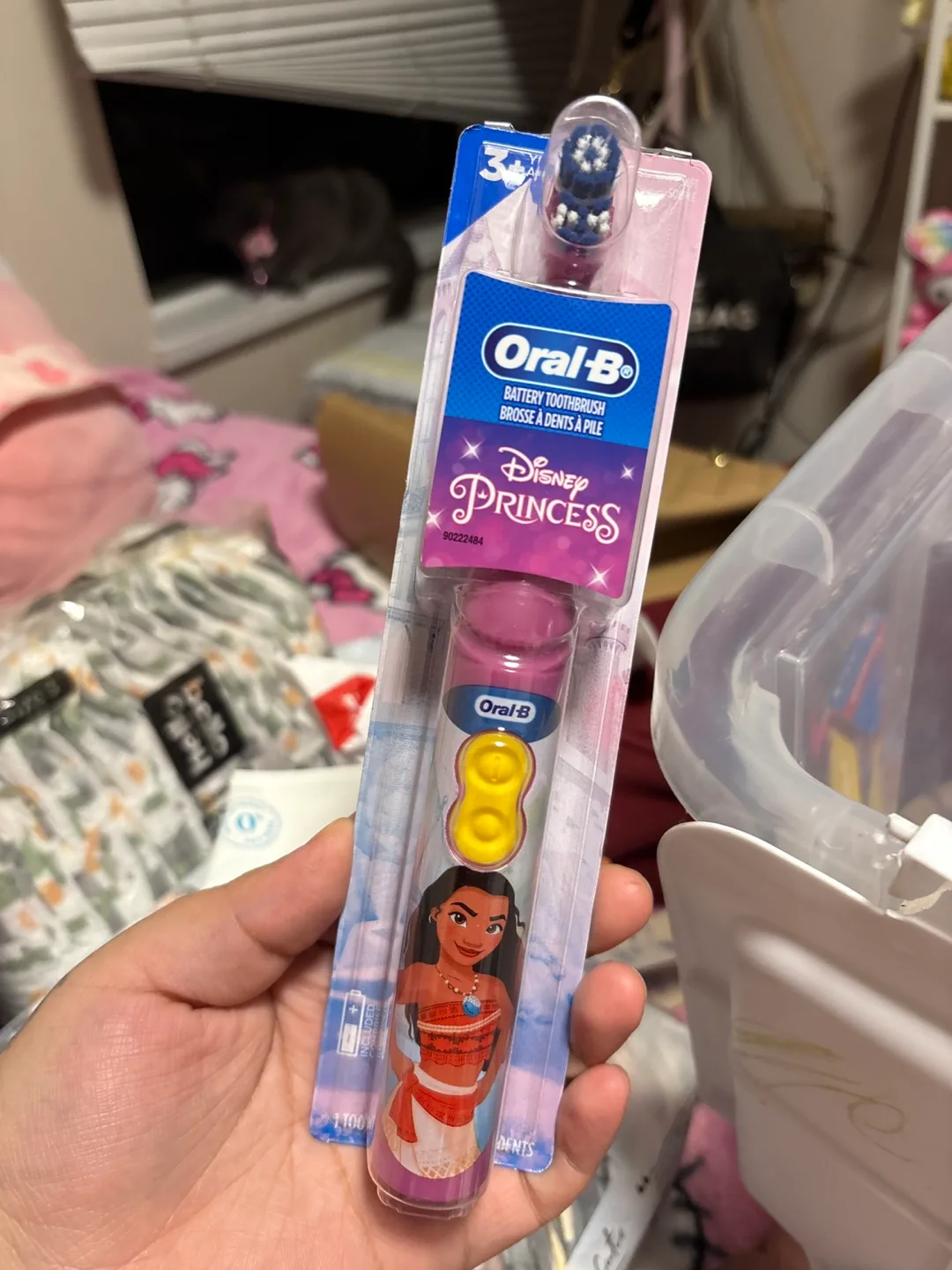 Oral-B Disney Princess Moana Battery Toothbrush thumbnail