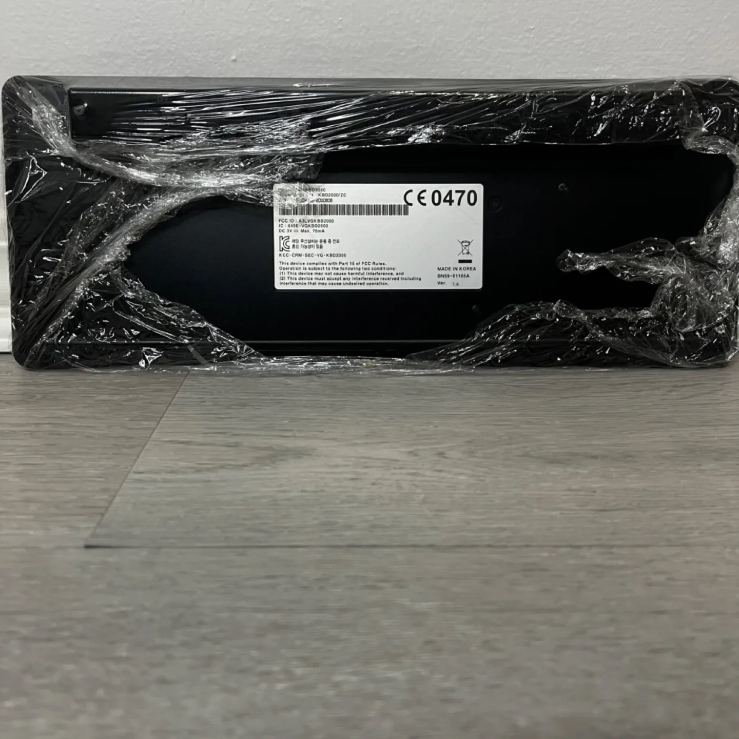 Samsung Wireless Keyboard with Touchpad image indicator(2)