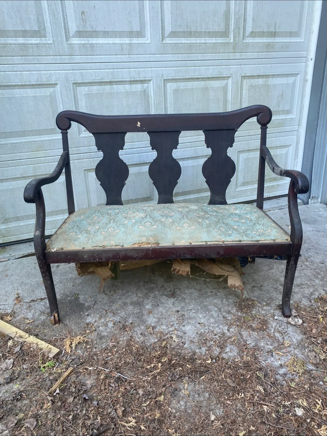 Antique Wooden Settee thumbnail