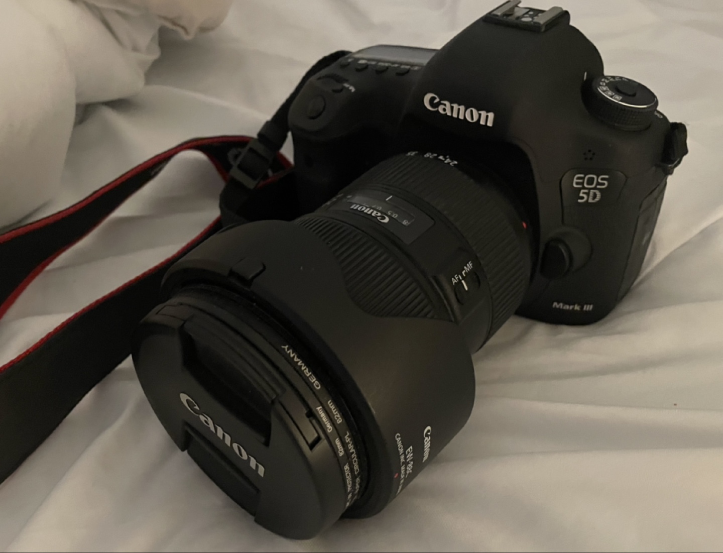 Canon EOS 5D Mark III DSLR Camera with Lens