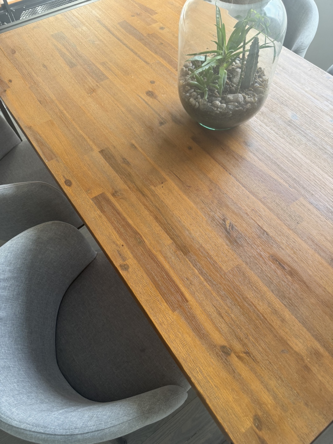Dining table with 4 gray chairs. Structube store - photo 3