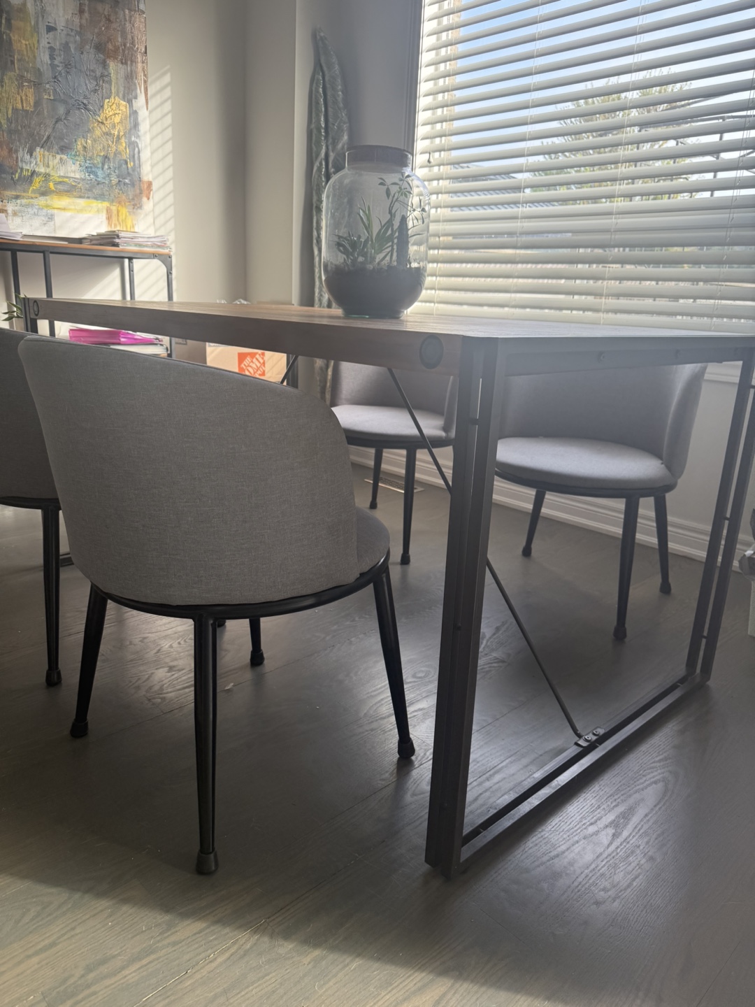 Dining table with 4 gray chairs. Structube store - photo 2