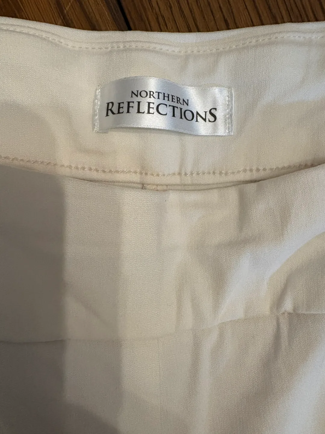 Women’s Northern Reflections Shorts image indicator(4)