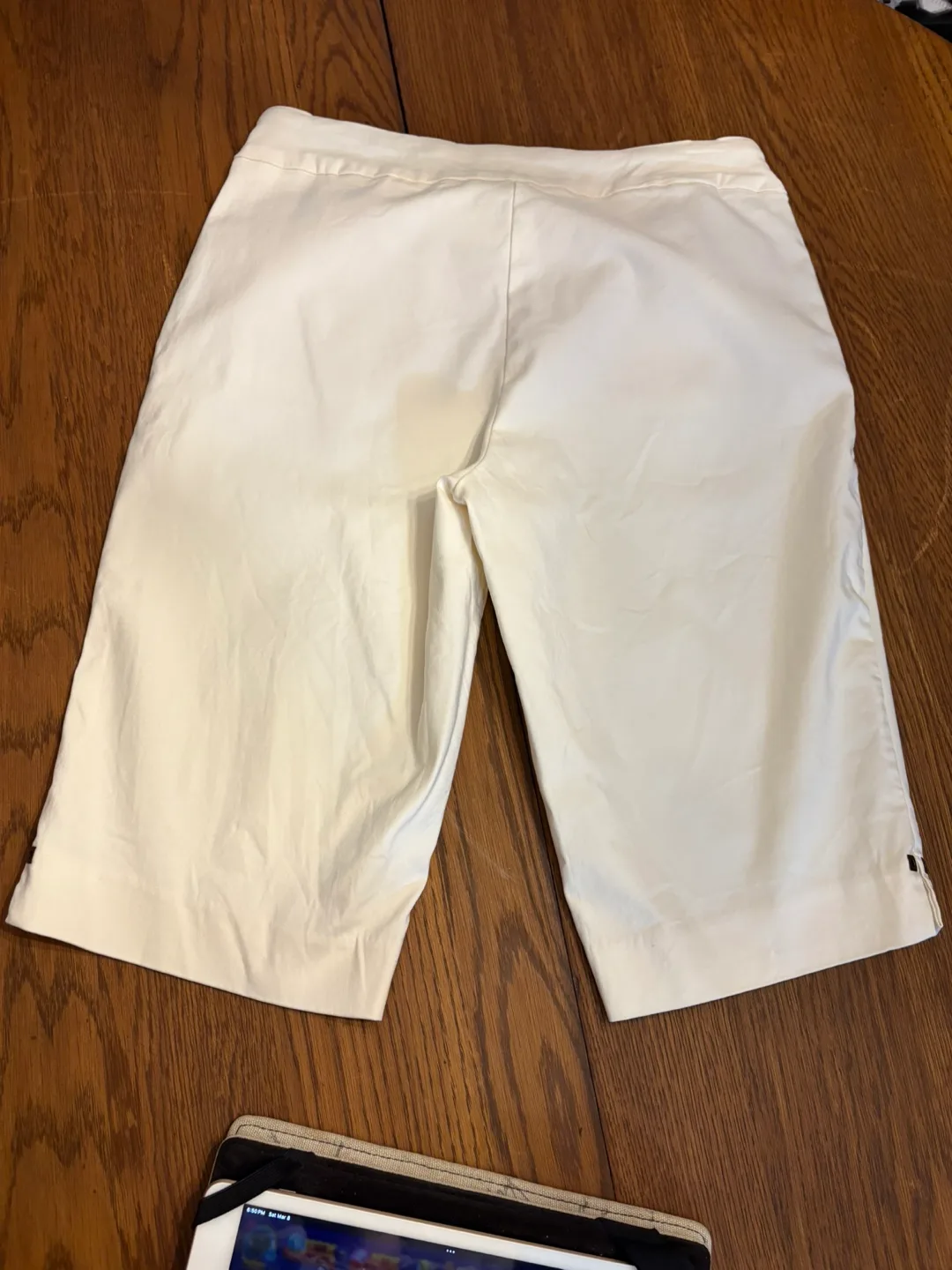 Women’s Northern Reflections Shorts image indicator(2)