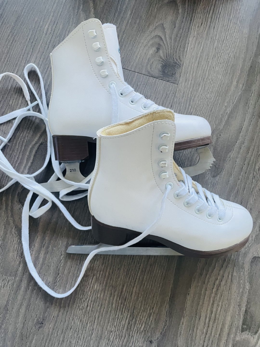 White Figure Skates Size 210