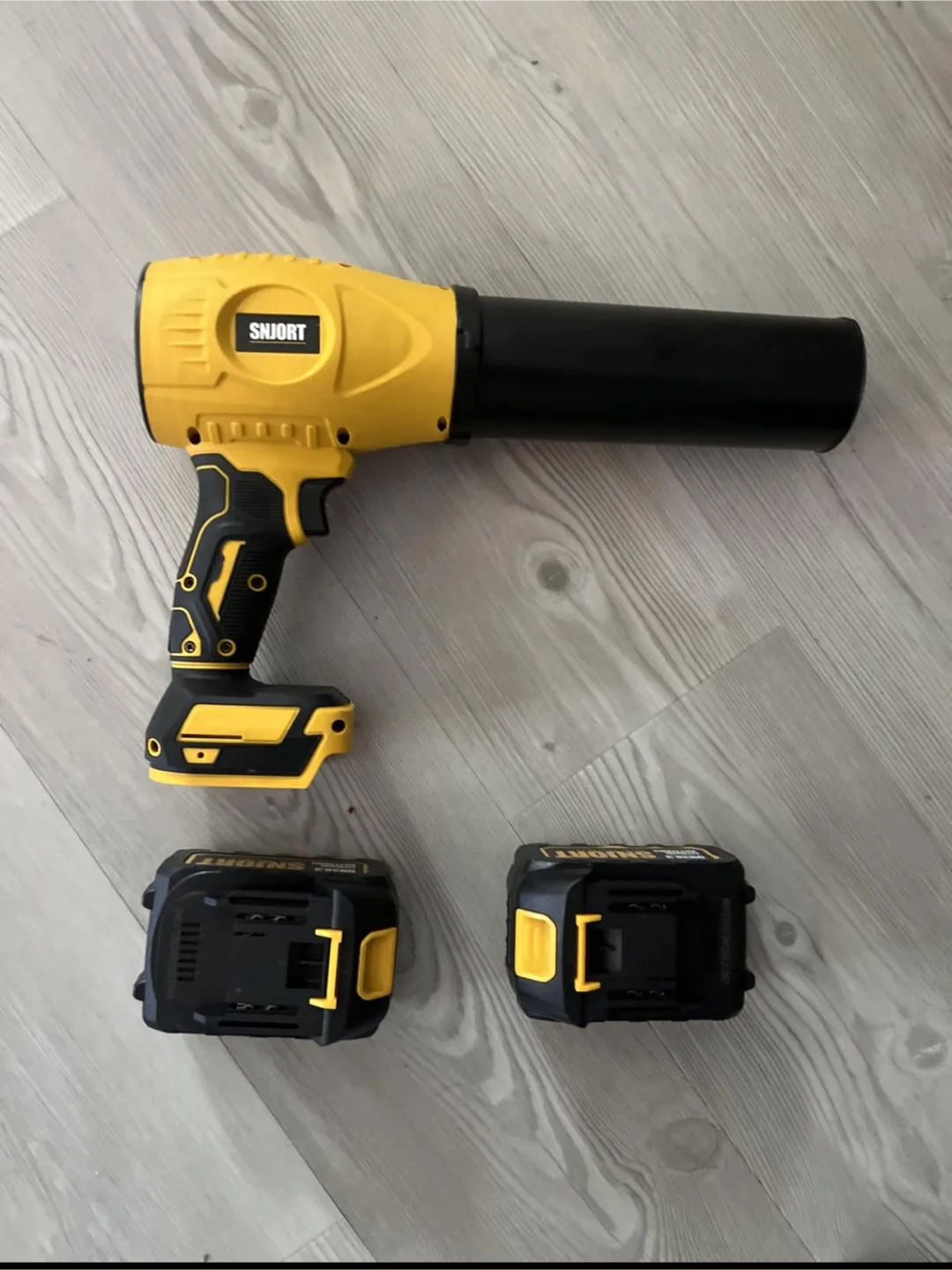 SNJORT Cordless Leaf Blower with Two Batteries thumbnail