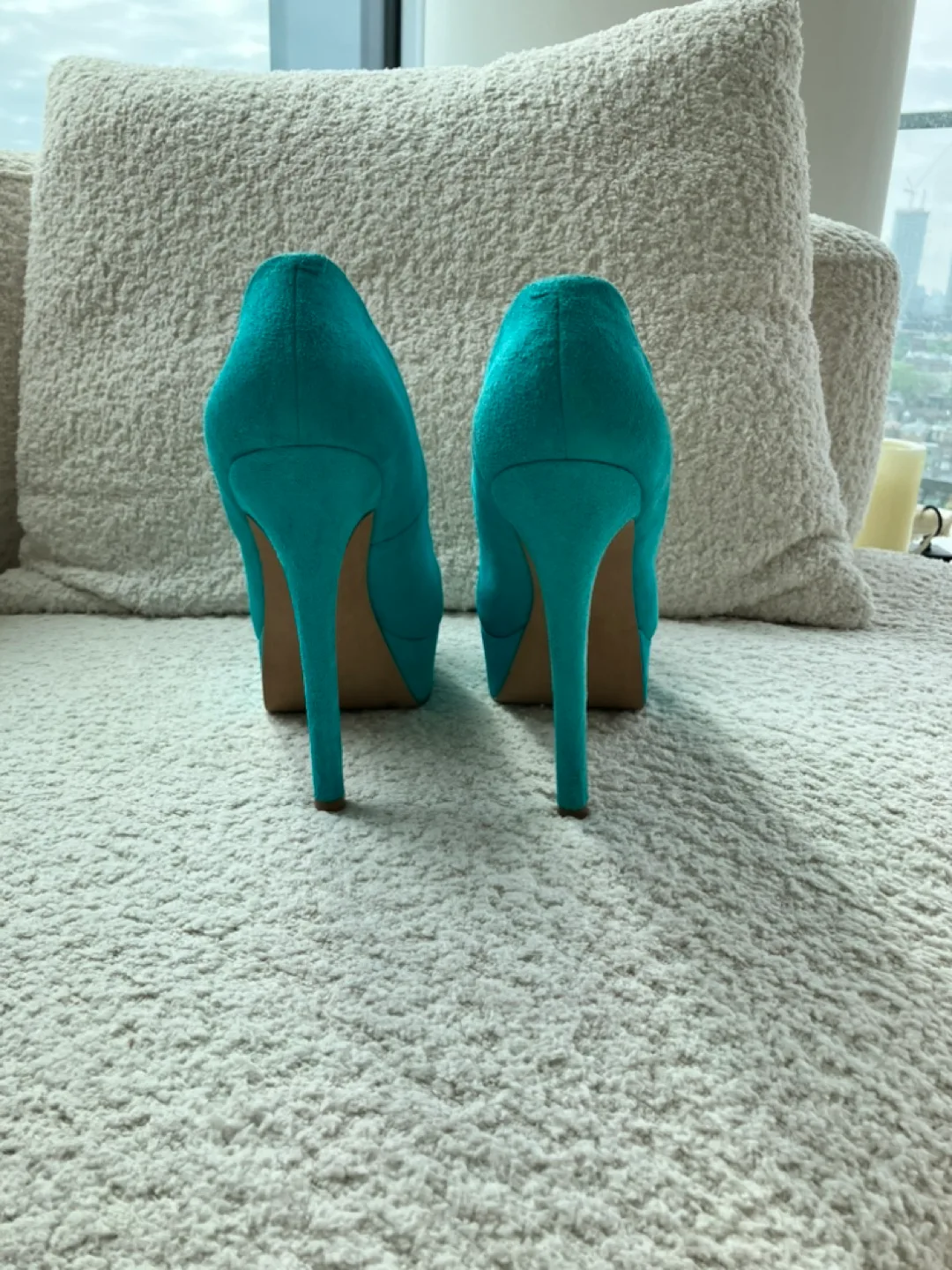 Jessica Simpson Waleo platform pump image indicator(2)