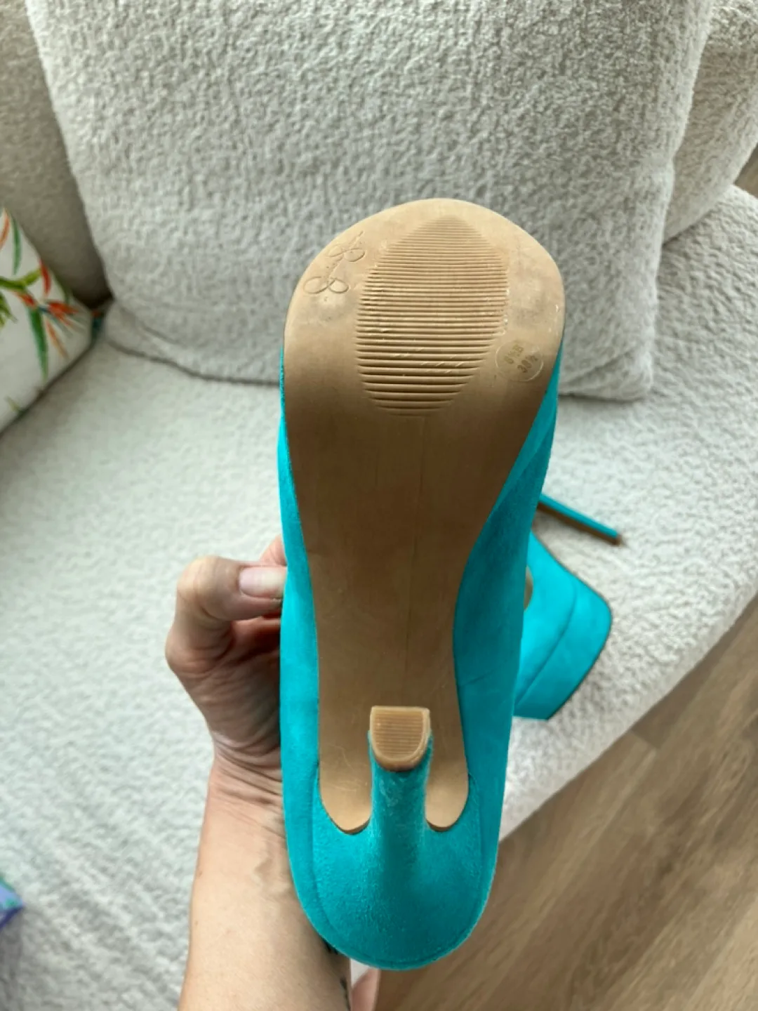 Jessica Simpson Waleo platform pump image indicator(7)