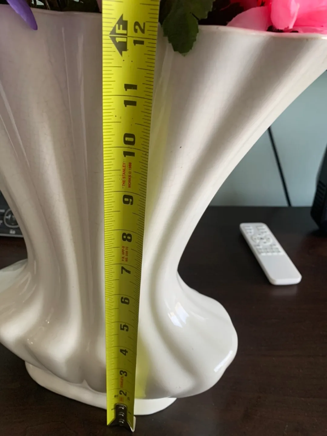 Vintage White Ceramic Vase image indicator(2)