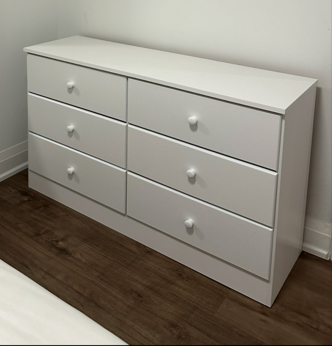 White 6-Drawer Dresser