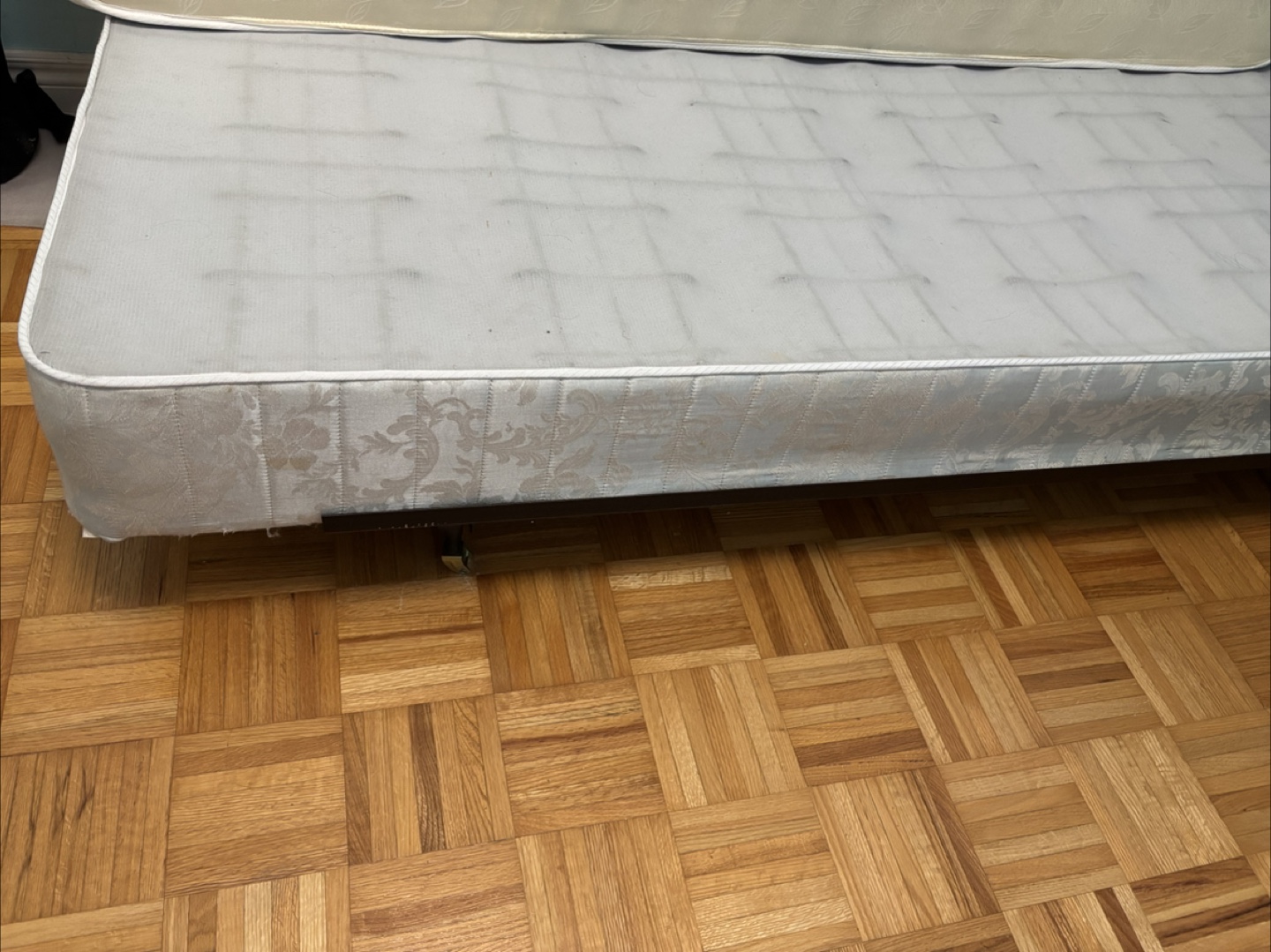 Twin Box Spring - photo 2