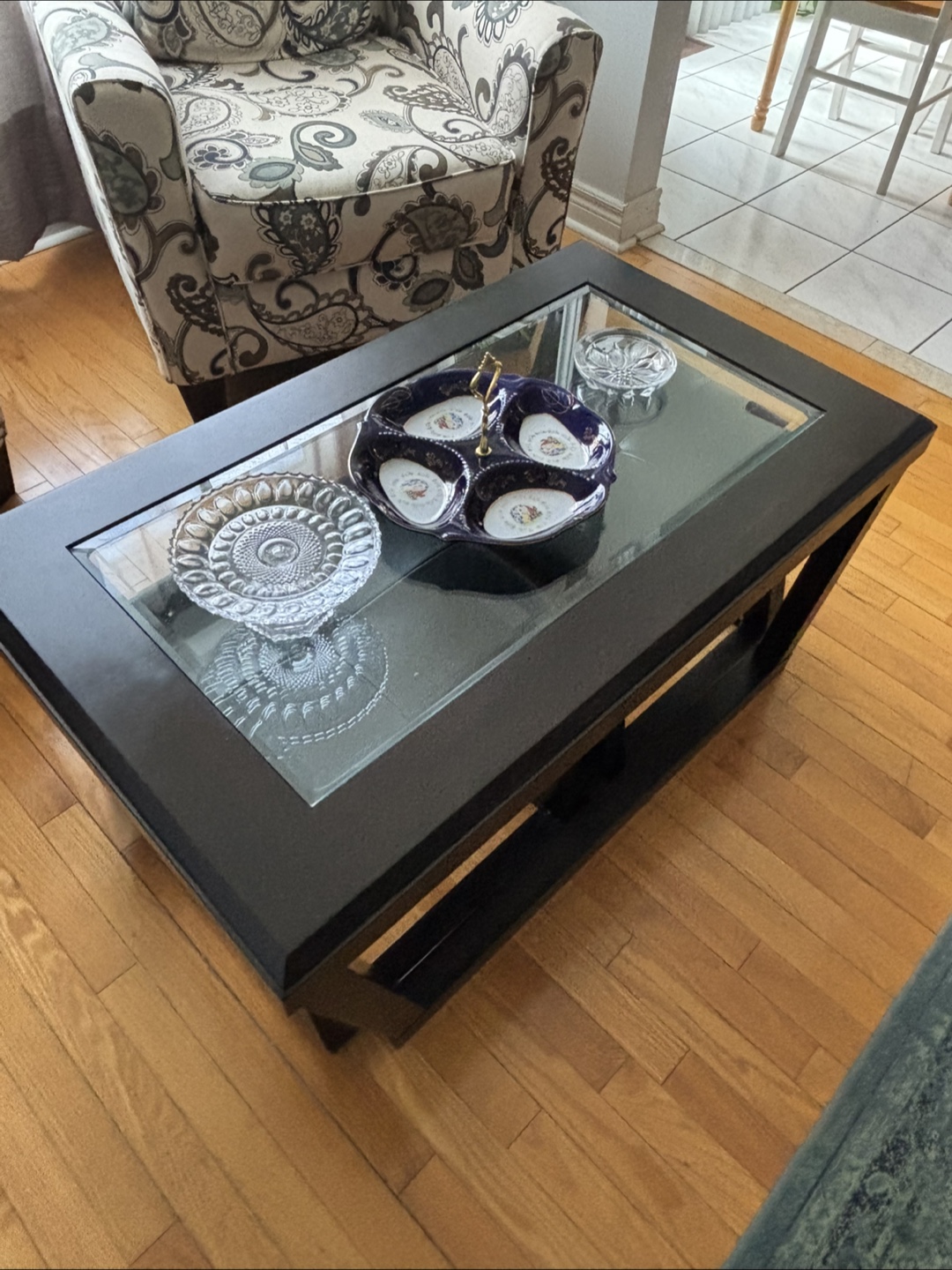 Coffee Table with Glass Top & Seats