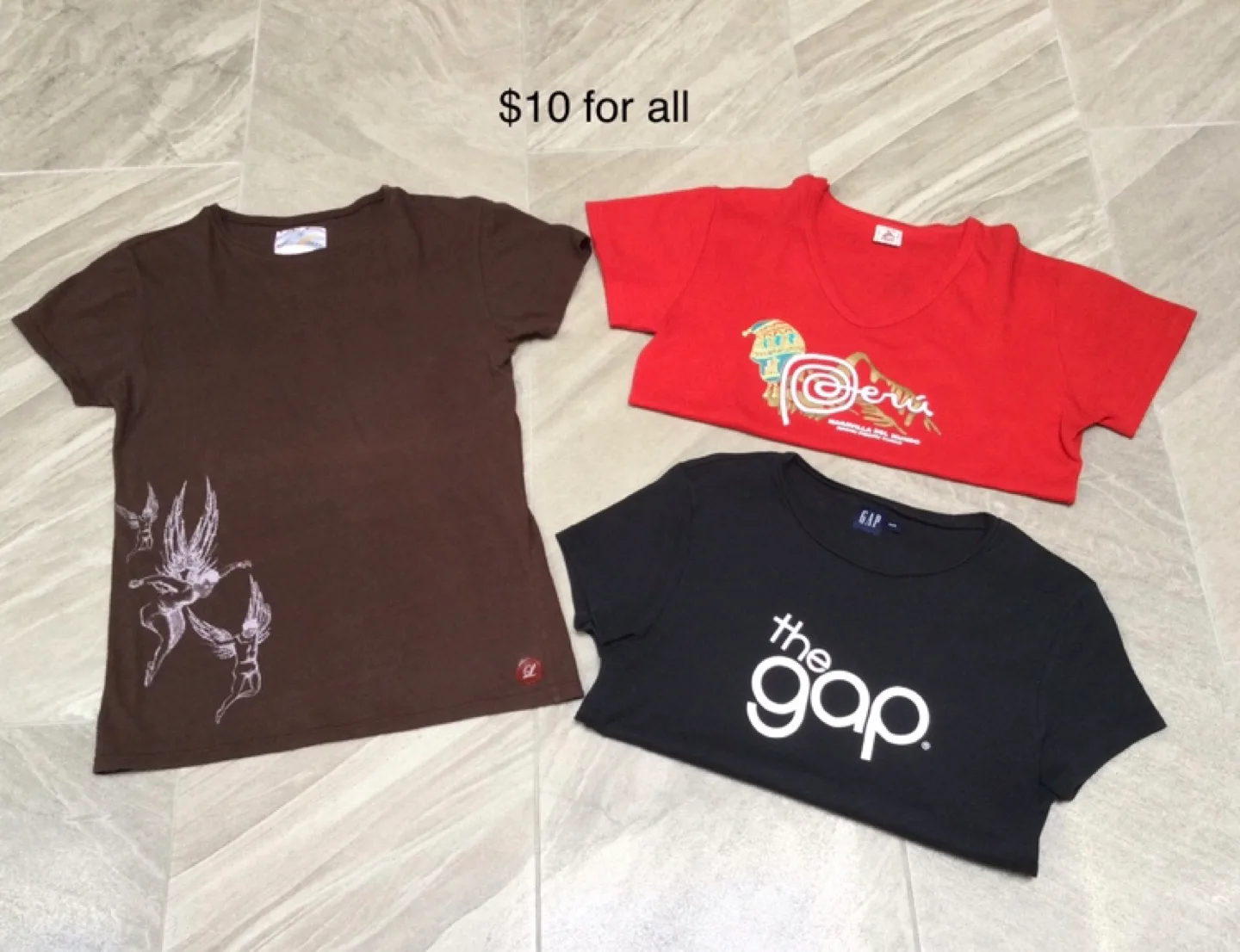 Lot of 3 women’s T-shirt thumbnail
