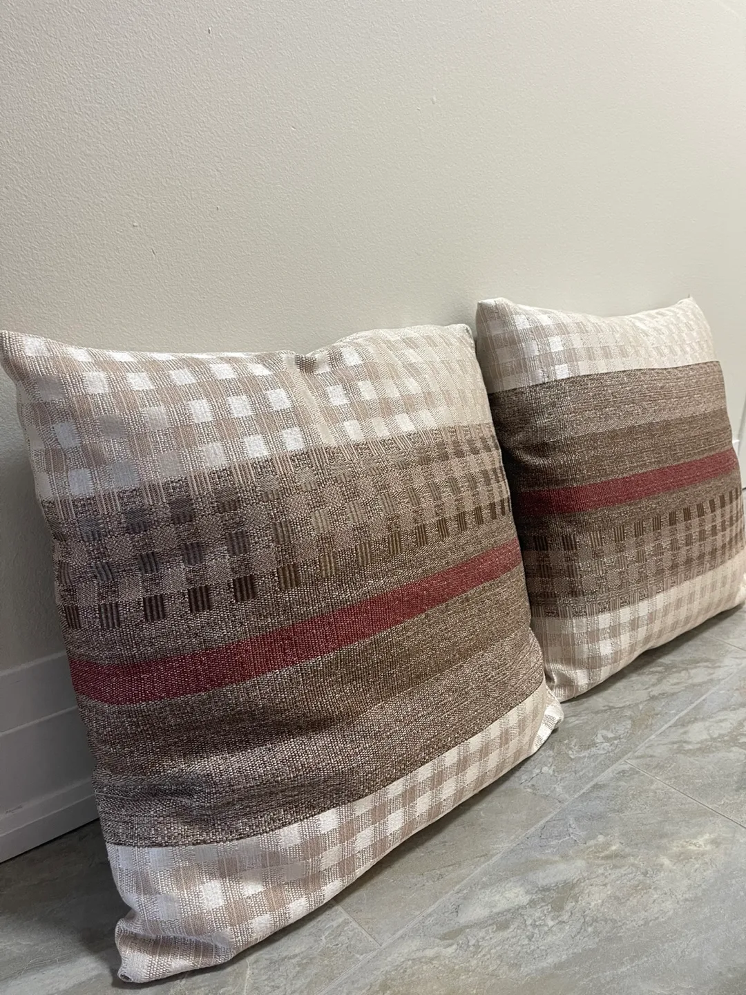 Pair of Decorative Throw Pillows thumbnail