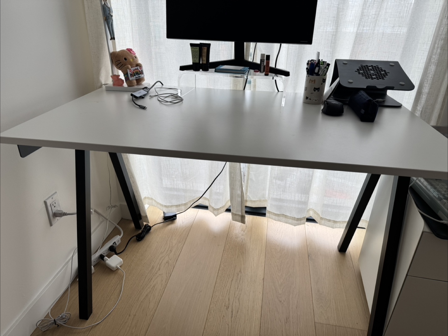 Office Desk and Chair - photo 3