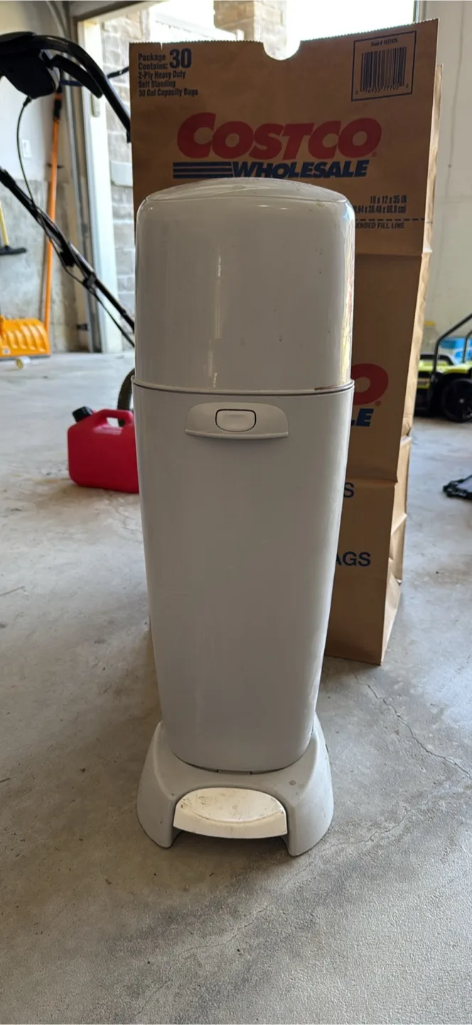 Diaper pail thumbnail