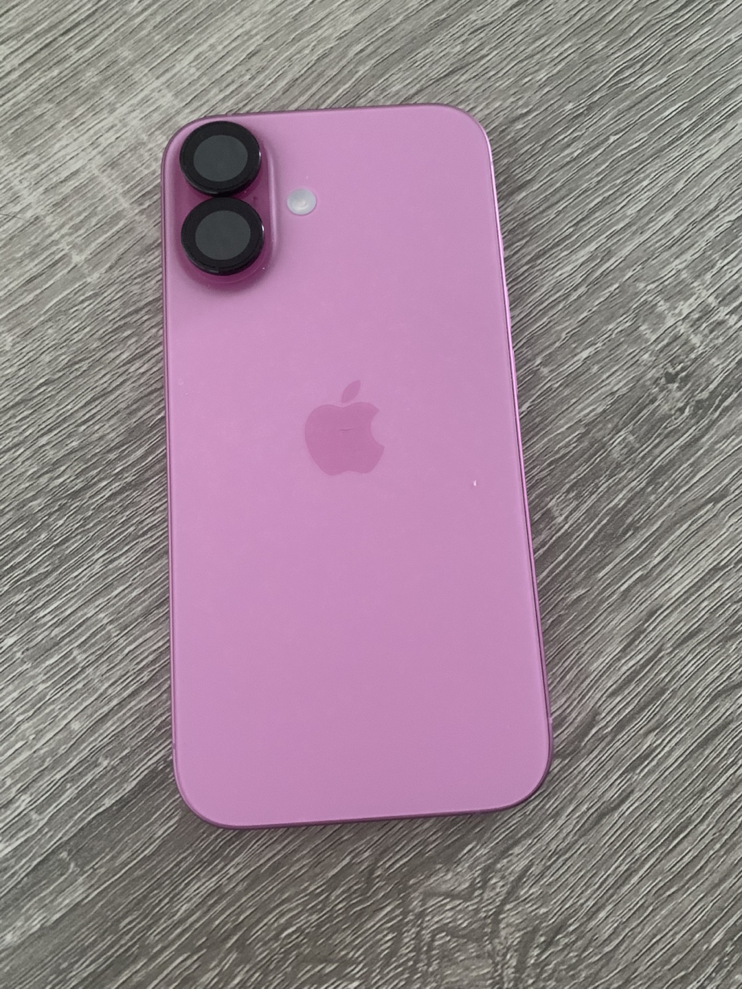 iPhone 16 in Lilac with Accessories - photo 5